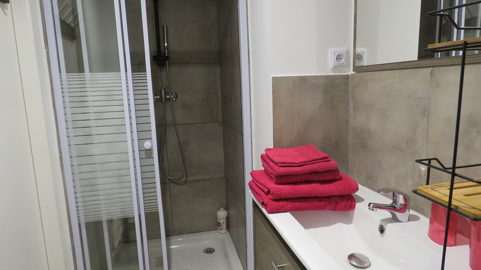 Studio Salle de bain LouMélèze Location Vacances Embrun