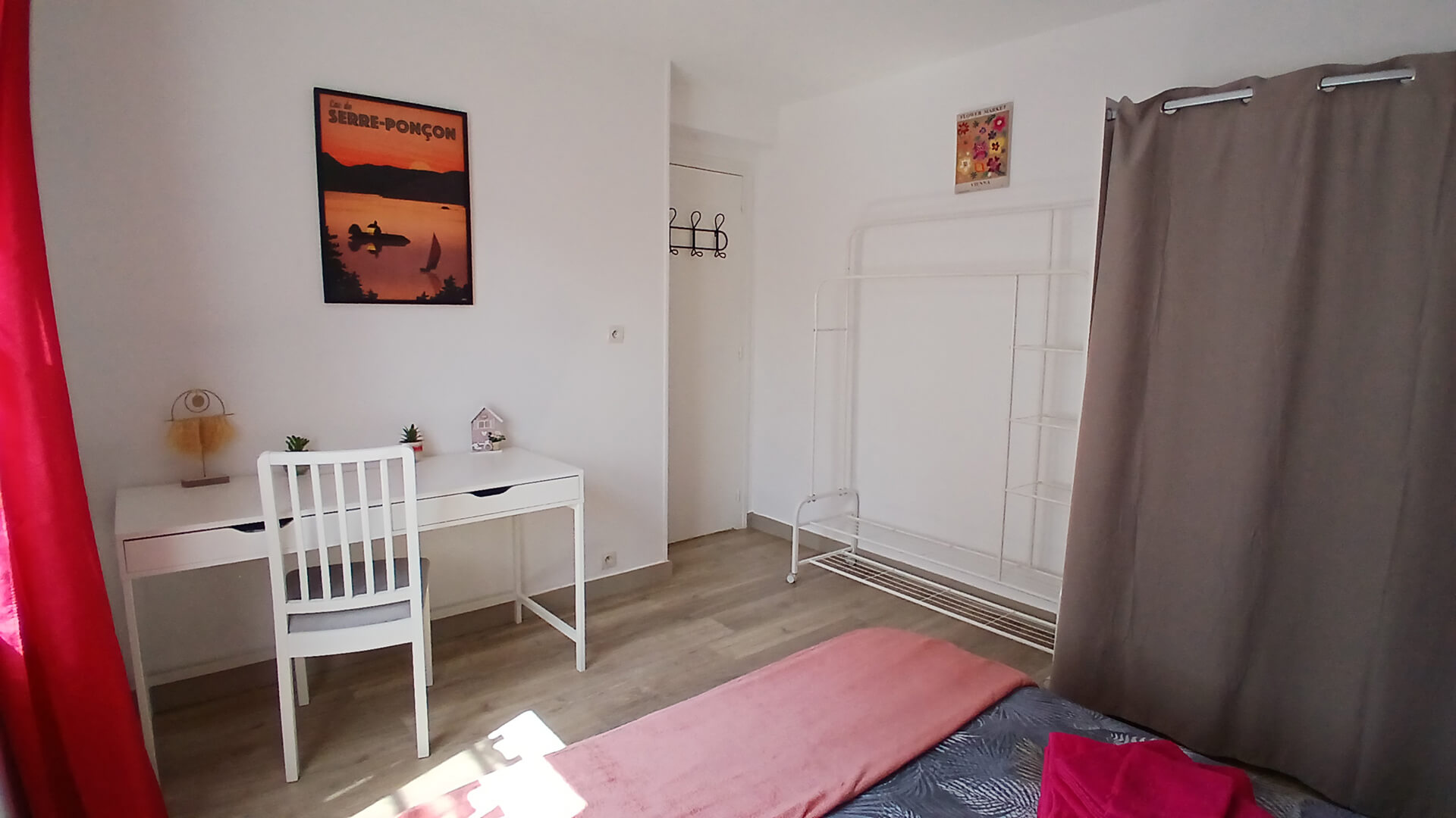 Chambre Location vacances Embrun T2 - Lou Mélèze