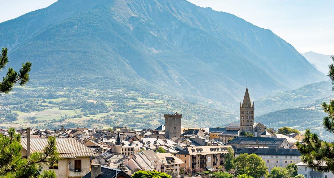 Mois de mai à Embrun : Réservez votre location !