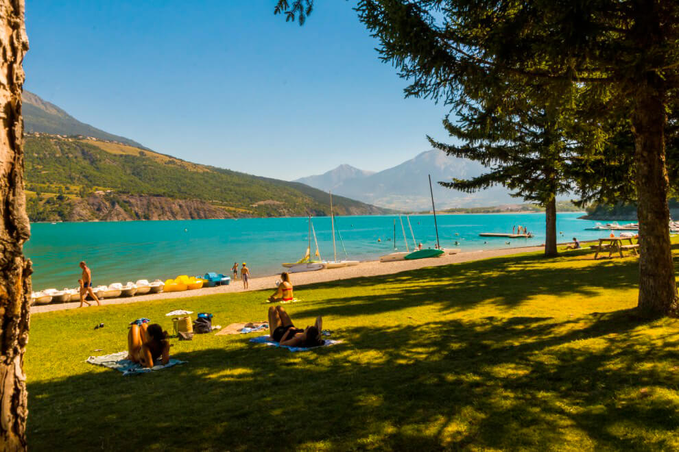 Plage-Lac-Serre-poncon Plage Lac de Serre Ponçon - Lou Mélèze Location de vacances